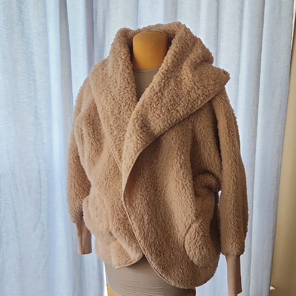 Nordic Beach Plush Beige SHERPA Teddy Jacket - Picture 1 of 8